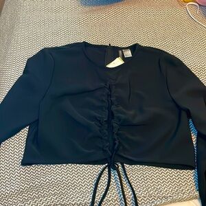 H&M divided cropped long sleeve top